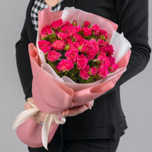 25 Кустовых Ярко-Розовых Роз (40 см.) 25 Кустовых Ярко-Розовых Роз (40 см.)