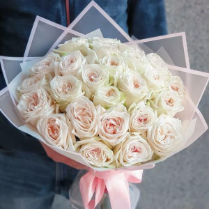 25 Пионовидных Роз White Ohara (50 см.)